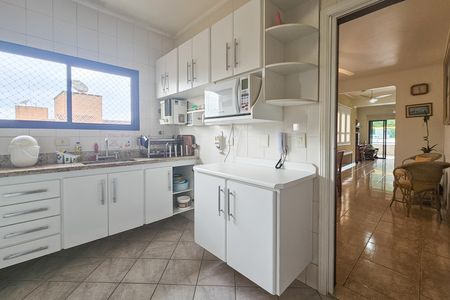 Apartamento para alugar com 250m², 3 quartos e 2 vagasCozinha