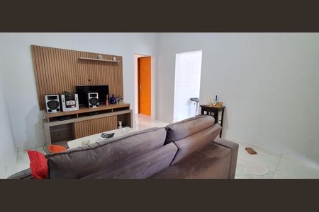 Casa à venda com 112m², 2 quartos e 3 vagas Casa à venda com 112m², 2 quartos e 3 vagasSala