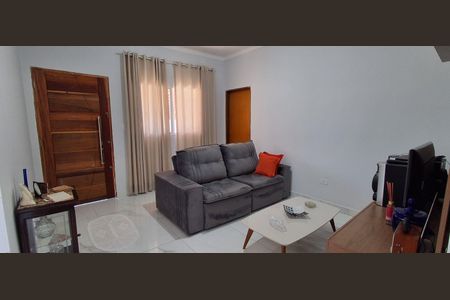 Casa à venda com 112m², 2 quartos e 3 vagas Casa à venda com 112m², 2 quartos e 3 vagasSala