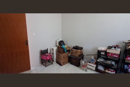 Casa à venda com 112m², 2 quartos e 3 vagas Casa à venda com 112m², 2 quartos e 3 vagasQuarto