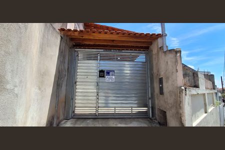Casa à venda com 112m², 2 quartos e 3 vagas Casa à venda com 112m², 2 quartos e 3 vagasFachada