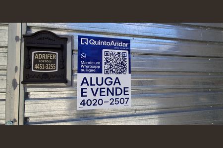 Casa à venda com 112m², 2 quartos e 3 vagas Casa à venda com 112m², 2 quartos e 3 vagasPlaquinha
