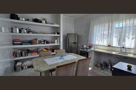 Casa à venda com 112m², 2 quartos e 3 vagas Casa à venda com 112m², 2 quartos e 3 vagasCozinha