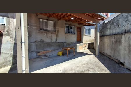 Casa à venda com 112m², 2 quartos e 3 vagas Casa à venda com 112m², 2 quartos e 3 vagasQuintal