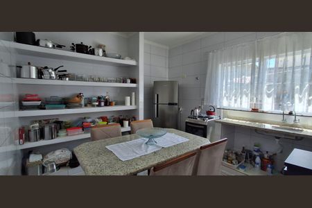 Casa à venda com 112m², 2 quartos e 3 vagas Casa à venda com 112m², 2 quartos e 3 vagasCozinha