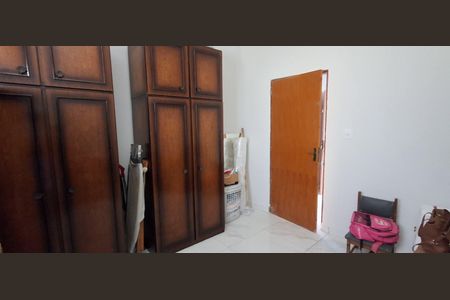 Casa à venda com 112m², 2 quartos e 3 vagas Casa à venda com 112m², 2 quartos e 3 vagasQuarto