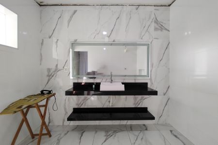 Casa para alugar com 200m², 4 quartos e 8 vagasBanheiro da Suíte 2