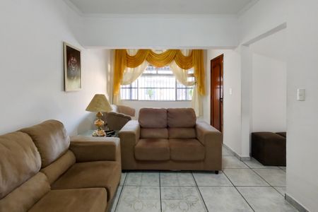 Casa para alugar com 200m², 4 quartos e 8 vagasSala