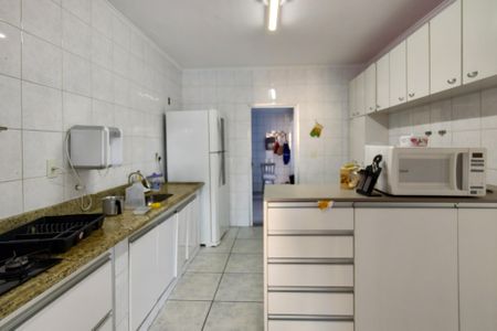 Casa para alugar com 200m², 4 quartos e 8 vagasCozinha