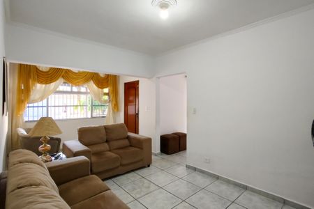 Casa para alugar com 200m², 4 quartos e 8 vagasSala