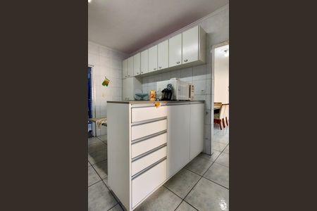 Casa para alugar com 200m², 4 quartos e 8 vagasCozinha