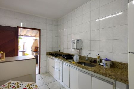 Casa para alugar com 200m², 4 quartos e 8 vagasCozinha