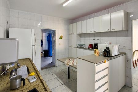Casa para alugar com 200m², 4 quartos e 8 vagasCozinha