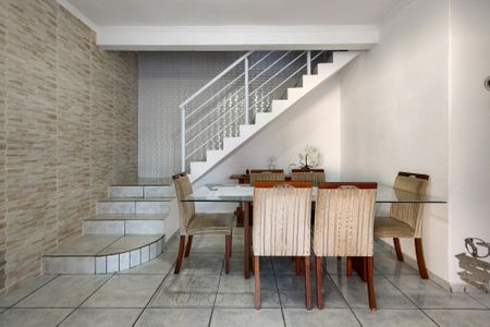 Casa para alugar com 200m², 4 quartos e 8 vagasSala