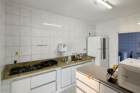 Casa para alugar com 200m², 4 quartos e 8 vagasCozinha