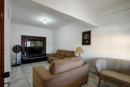 Casa para alugar com 200m², 4 quartos e 8 vagasSala