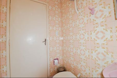 Casa à venda com 150m², 2 quartos e 2 vagasBanheiro Social 2