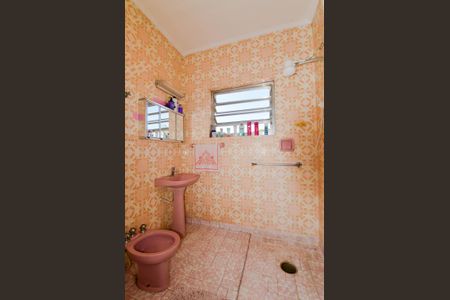 Casa à venda com 150m², 2 quartos e 2 vagasBanheiro Social 1