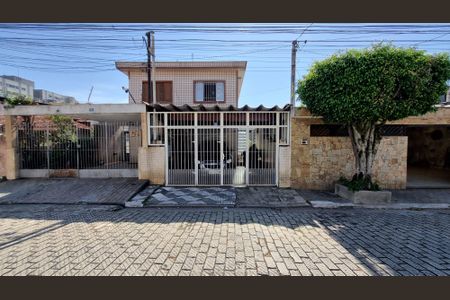 Casa à venda com 150m², 2 quartos e 2 vagas Casa à venda com 150m², 2 quartos e 2 vagasFachada
