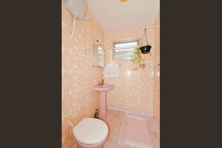 Casa à venda com 150m², 2 quartos e 2 vagasBanheiro Social 2