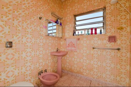 Casa à venda com 150m², 2 quartos e 2 vagasBanheiro Social 1