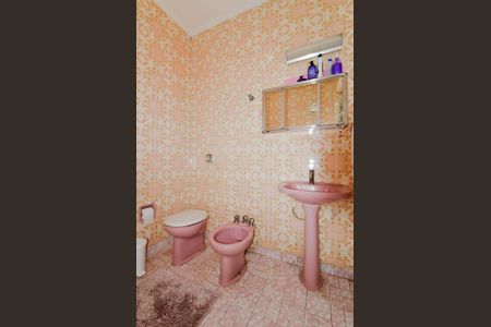 Casa à venda com 150m², 2 quartos e 2 vagasBanheiro Social 1