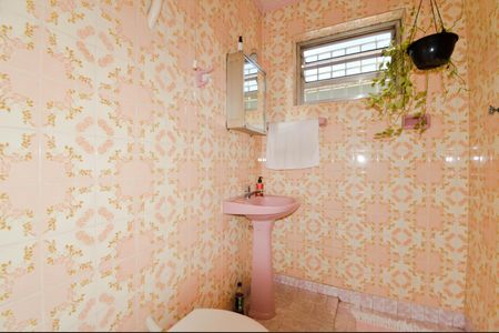 Casa à venda com 150m², 2 quartos e 2 vagasBanheiro Social 2