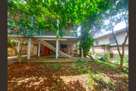 Casa à venda com 247m², 5 quartos e 4 vagas Casa à venda com 247m², 5 quartos e 4 vagasÁrea comum