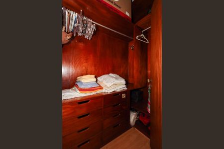 Casa de condomínio à venda com 958m², 6 quartos e 6 vagas Casa de condomínio à venda com 958m², 6 quartos e 6 vagasCloset da Suíte 3