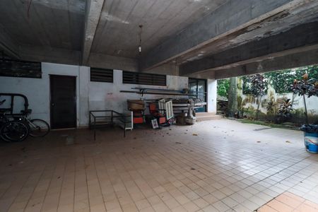 Casa de condomínio à venda com 958m², 6 quartos e 6 vagas Casa de condomínio à venda com 958m², 6 quartos e 6 vagasÁrea externa