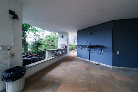 Casa de condomínio à venda com 958m², 6 quartos e 6 vagas Casa de condomínio à venda com 958m², 6 quartos e 6 vagasÁrea externa