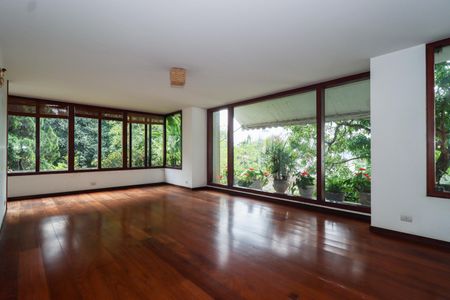 Casa de condomínio à venda com 958m², 6 quartos e 6 vagas Casa de condomínio à venda com 958m², 6 quartos e 6 vagasSala 3