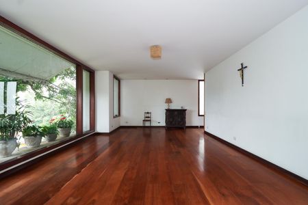 Casa de condomínio à venda com 958m², 6 quartos e 6 vagas Casa de condomínio à venda com 958m², 6 quartos e 6 vagasSala 3