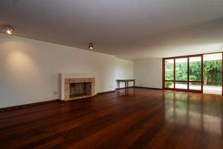 Casa de condomínio à venda com 958m², 6 quartos e 6 vagas Casa de condomínio à venda com 958m², 6 quartos e 6 vagasSala 2