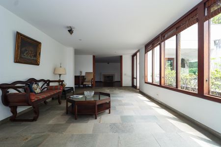 Casa de condomínio à venda com 958m², 6 quartos e 6 vagas Casa de condomínio à venda com 958m², 6 quartos e 6 vagasSala 1