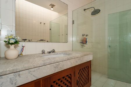 Casa de condomínio à venda com 958m², 6 quartos e 6 vagas Casa de condomínio à venda com 958m², 6 quartos e 6 vagasBanheiro da Suíte 3