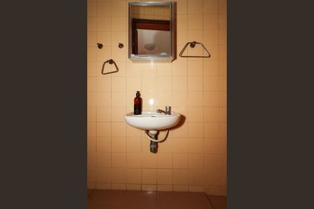 Casa de condomínio à venda com 958m², 6 quartos e 6 vagas Casa de condomínio à venda com 958m², 6 quartos e 6 vagasÁrea de Serviço