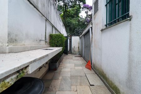 Casa de condomínio à venda com 958m², 6 quartos e 6 vagas Casa de condomínio à venda com 958m², 6 quartos e 6 vagasÁrea externa