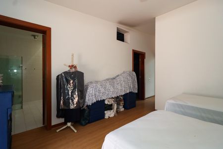 Casa de condomínio à venda com 958m², 6 quartos e 6 vagas Casa de condomínio à venda com 958m², 6 quartos e 6 vagasSuíte 3