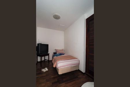 Casa de condomínio à venda com 958m², 6 quartos e 6 vagas Casa de condomínio à venda com 958m², 6 quartos e 6 vagasÁrea de Serviço