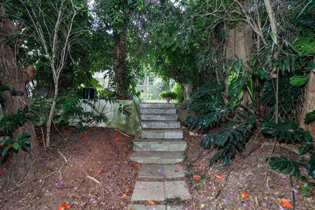 Casa de condomínio à venda com 958m², 6 quartos e 6 vagas Casa de condomínio à venda com 958m², 6 quartos e 6 vagasÁrea externa