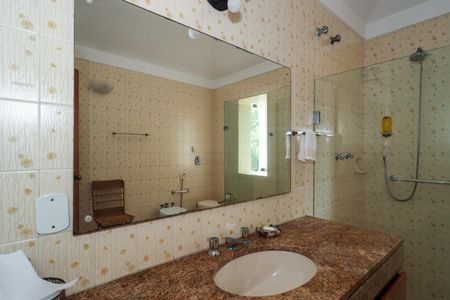 Casa de condomínio à venda com 958m², 6 quartos e 6 vagas Casa de condomínio à venda com 958m², 6 quartos e 6 vagasBanheiro da Suíte 4