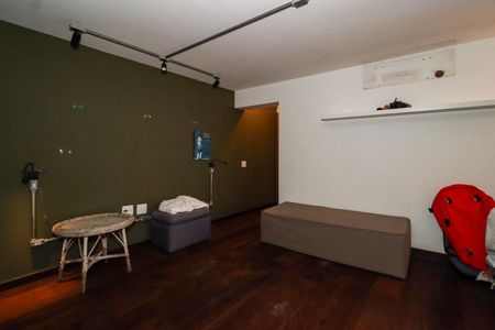 Casa de condomínio à venda com 958m², 6 quartos e 6 vagas Casa de condomínio à venda com 958m², 6 quartos e 6 vagasÁrea externa