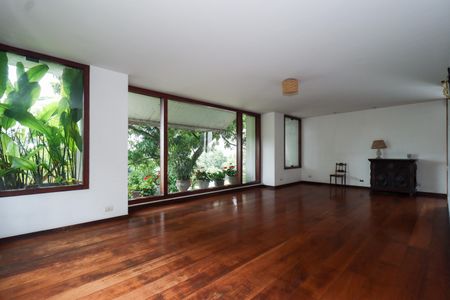 Casa de condomínio à venda com 958m², 6 quartos e 6 vagas Casa de condomínio à venda com 958m², 6 quartos e 6 vagasSala 3