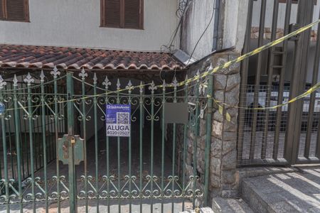 Apartamento para alugar com 120m², 3 quartos e 1 vaga Apartamento para alugar com 120m², 3 quartos e 1 vagaFachada