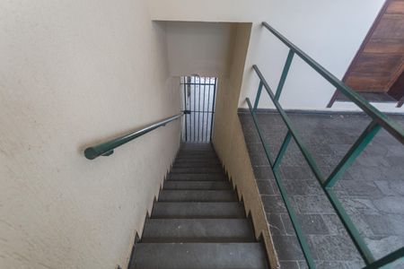 Apartamento para alugar com 120m², 3 quartos e 1 vaga Apartamento para alugar com 120m², 3 quartos e 1 vagaEscada