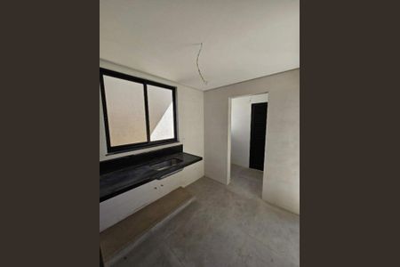 Casa de condomínio à venda com 123m², 4 quartos e 2 vagasCozinha no terreo