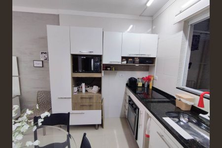 Casa de condomínio à venda com 50m², 2 quartos e sem vaga Casa de condomínio à venda com 50m², 2 quartos e sem vagaCozinha