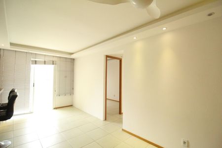 Apartamento à venda com 77m², 3 quartos e 1 vagaSala