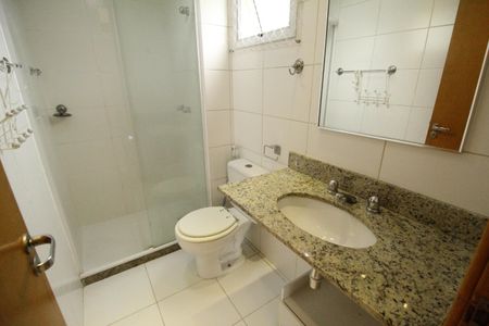 Apartamento à venda com 77m², 3 quartos e 1 vagaBanheiro da suíte